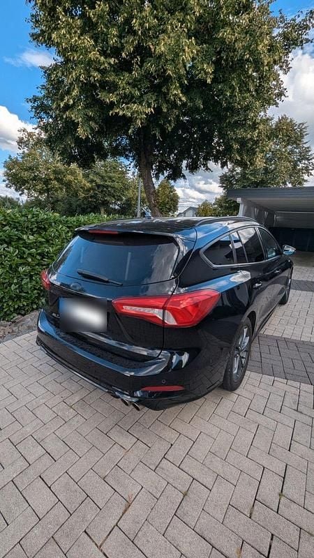 Gebraucht Ford Focus ST-Line 120 PS (88 kW) 2018 Schwarz Kombi