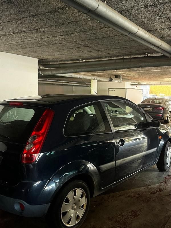 Gebraucht Ford Fiesta 60 PS (44 kW) 2005 Blau Kleinwagen