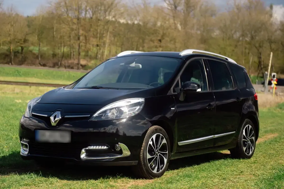 Gebraucht Renault Grand Scénic IV Bose Edition 131 PS (96 kW) 2016 Schwarz Van / Kleinbus