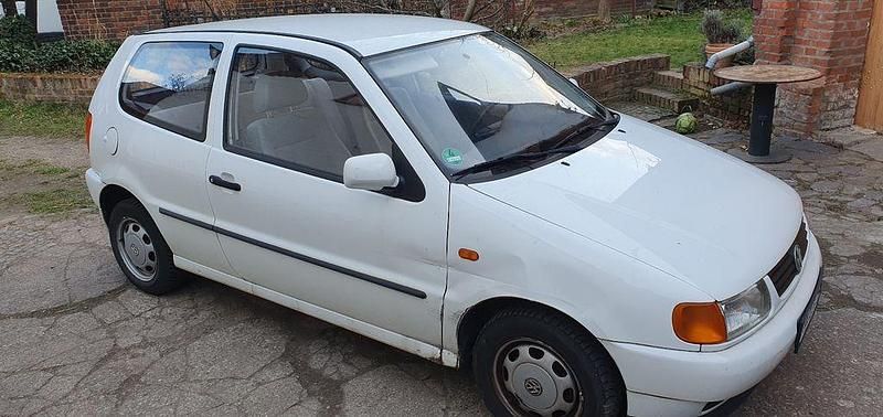 Gebraucht VW Polo Basis 60 PS (44 kW) 1997 Weiß Kleinwagen