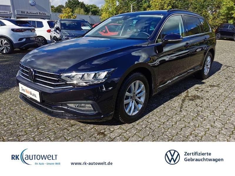 Deep black perleffekt Gebraucht 2021 VW Passat Business Kombi | 32.990 € - Bild 1/3