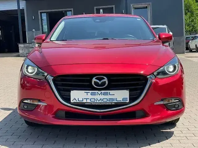 Gebraucht Mazda 3 Exclusive-Line 120 PS (88 kW) 2017 Rot Limousine
