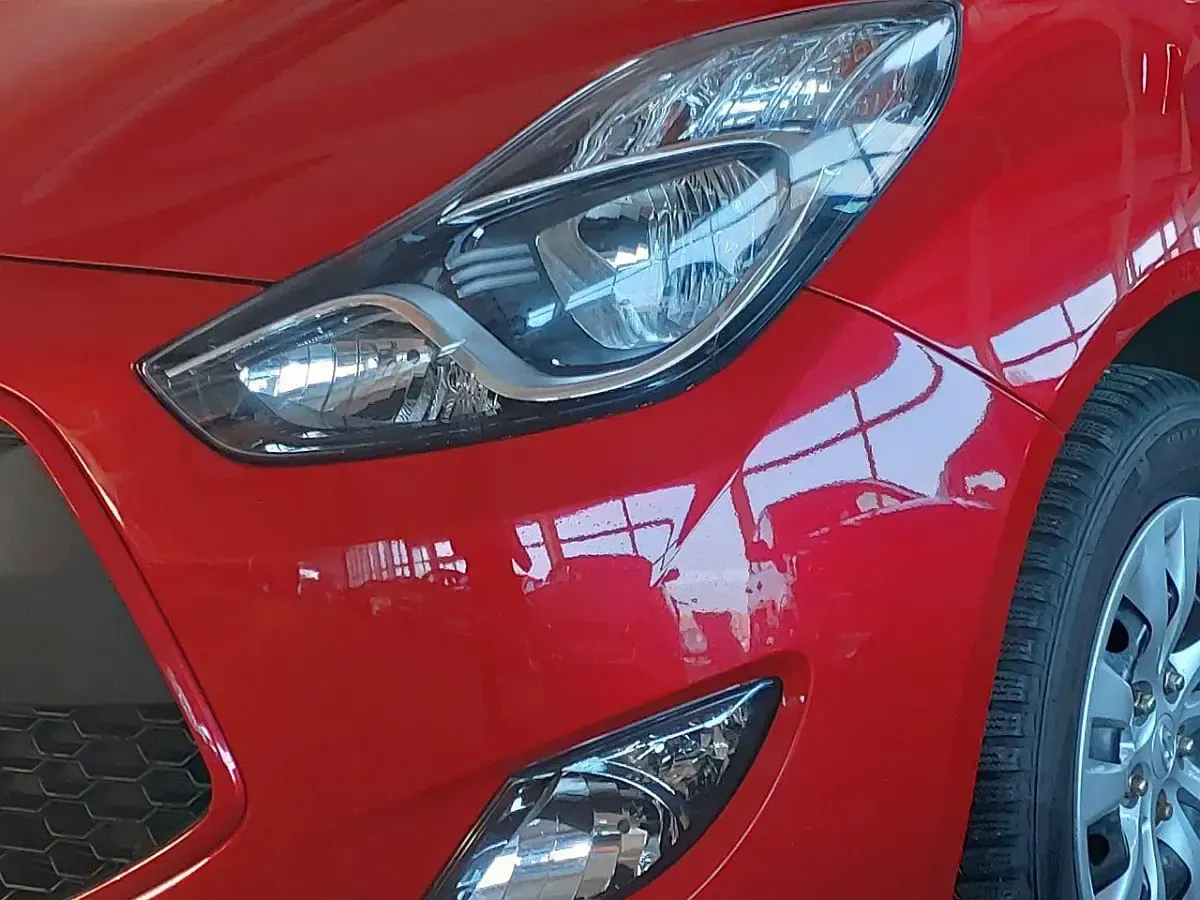 Gebraucht Hyundai ix20 Classic 125 PS (91 kW) 2016 Ultimatered Kleinwagen