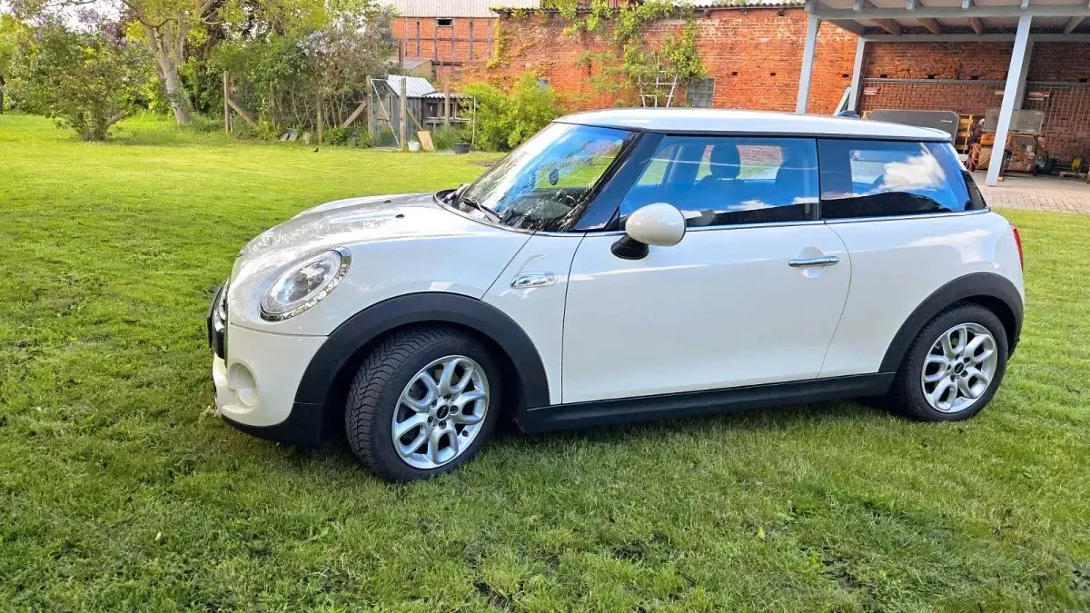 Używany Mini Cooper S Chili 192 KM (141 kW) 2017 Biały Hatchback