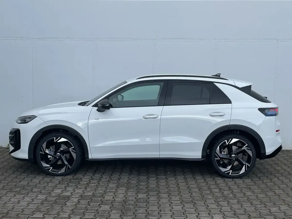 Gebraucht VW T-Roc R-line 150 PS (110 kW) 2025 Weiß SUV