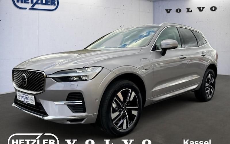 Silber Neu 2025 Volvo XC60 Plus SUV | 68.580 € (Teuer) - Bild 1/4
