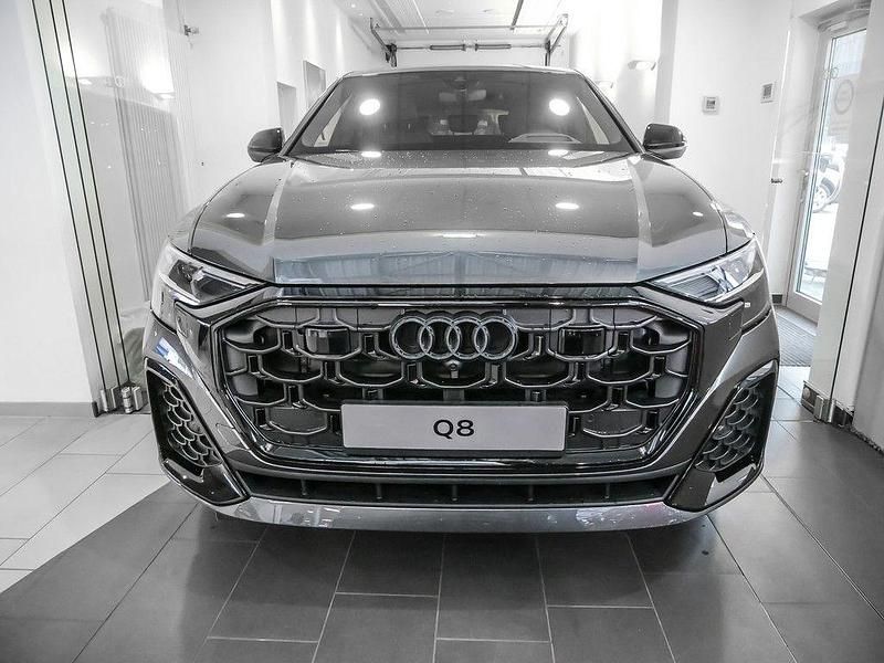 Gebraucht Audi Q8 Sport 286 PS (210 kW) 2024 Daytonagrau perleffekt SUV