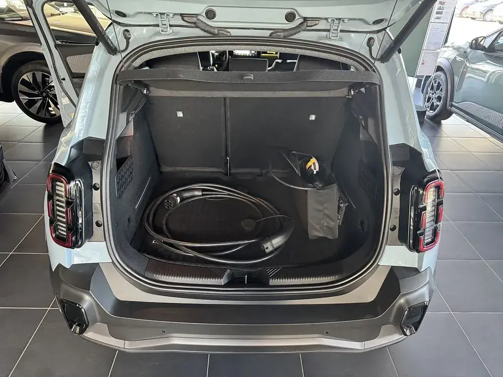 Gebraucht Renault 4 E-Tech Iconic 110 kW (150 PS) 2025 Blau SUV