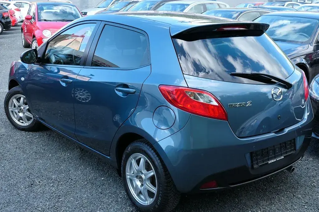 Gebraucht Mazda 2 Sendo 84 PS (61 kW) 2015 Blau Limousine