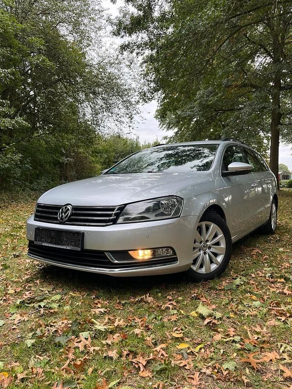 Grau Gebraucht 2013 VW Passat Kombi | 5.499 € (Etwas zu teuer) - Bild 1/4