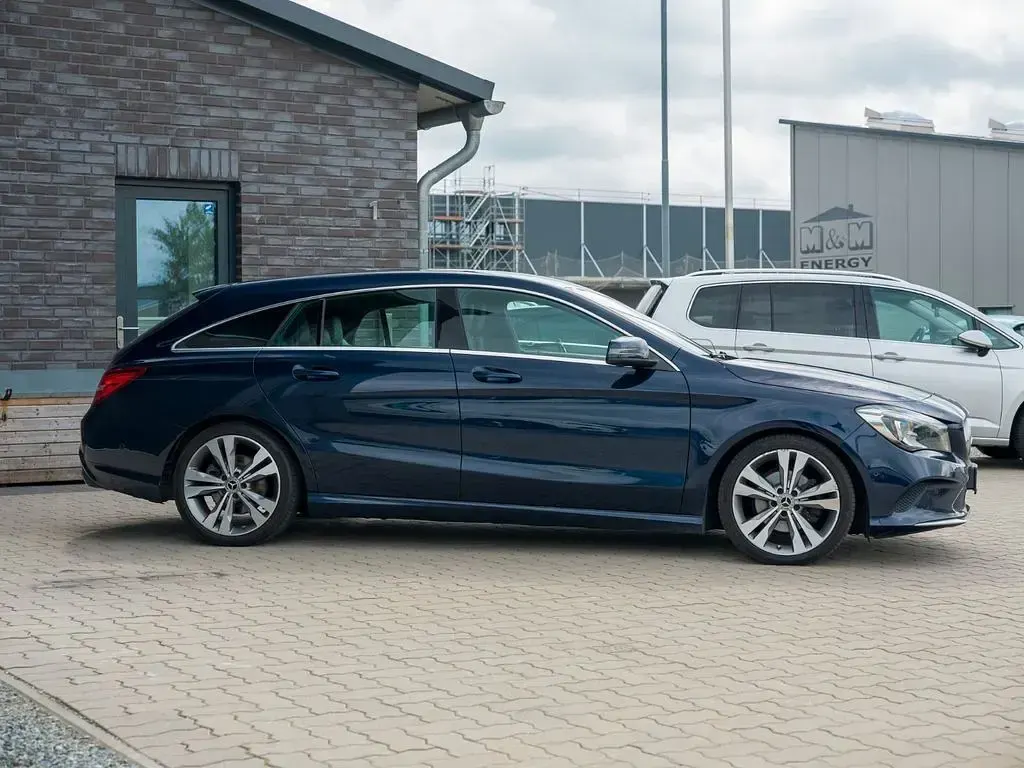 Gebraucht Mercedes CLA200 136 PS (100 kW) 2018 Blau Coupé