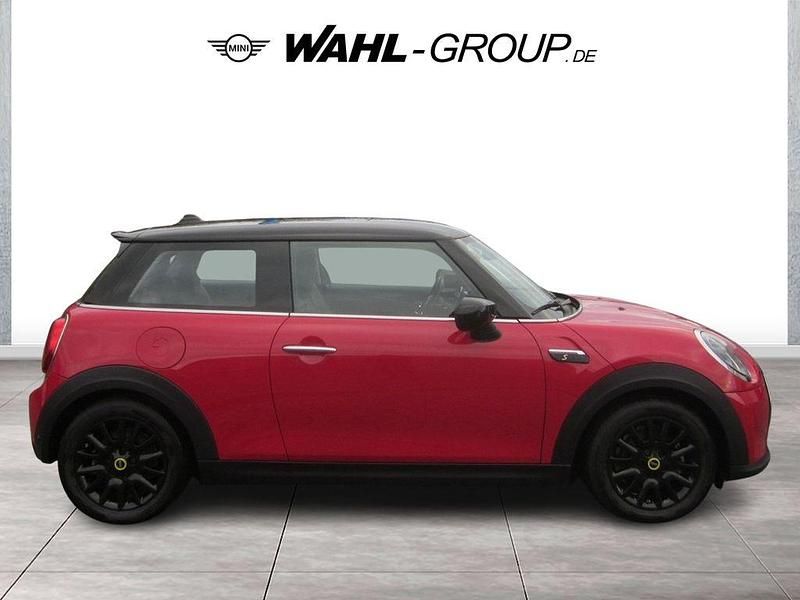 Gebraucht Mini Cooper SE Hatch 135 kW (184 PS) 2023 Rot Kleinwagen