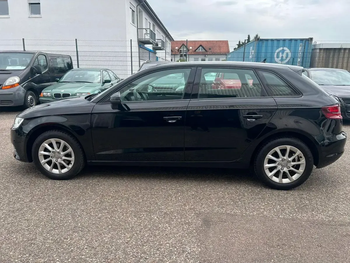 Gebraucht Audi A3 Sportback Attraction 110 PS (80 kW) 2014 Schwarz Kleinwagen