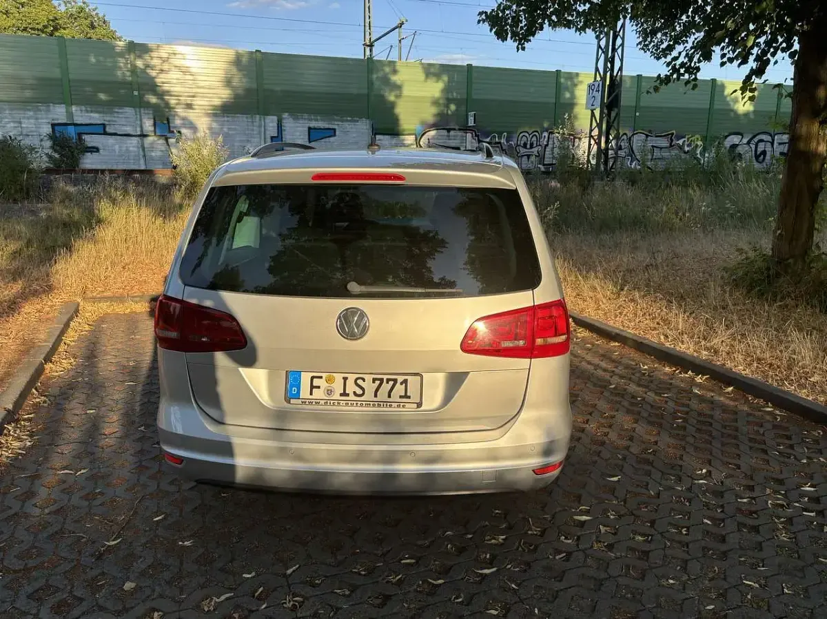 Gebraucht VW Sharan Trendline 170 PS (125 kW) 2011 Silber Van / Kleinbus