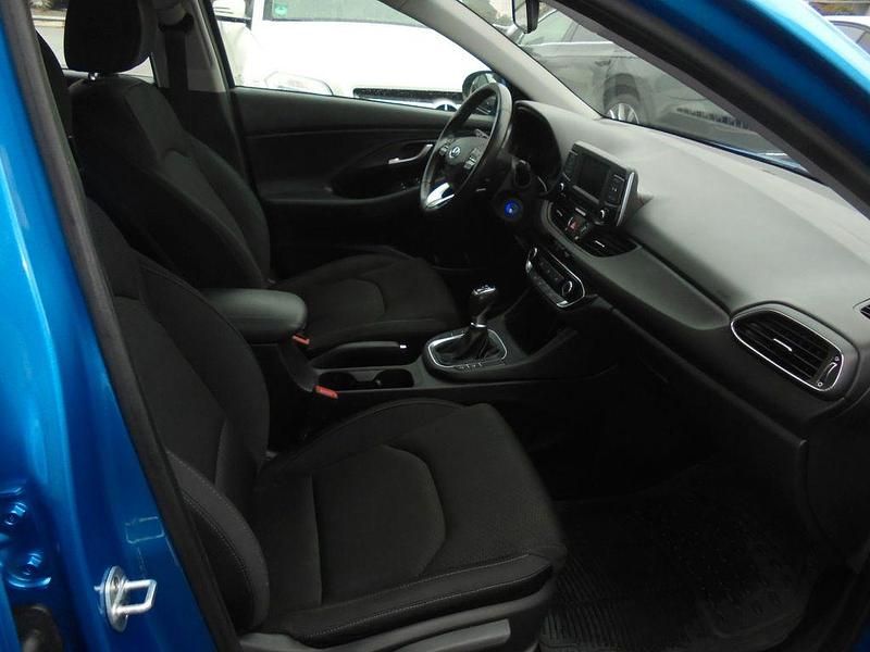 Gebraucht Hyundai i30 Style 140 PS (102 kW) 2018 Blau Kombi