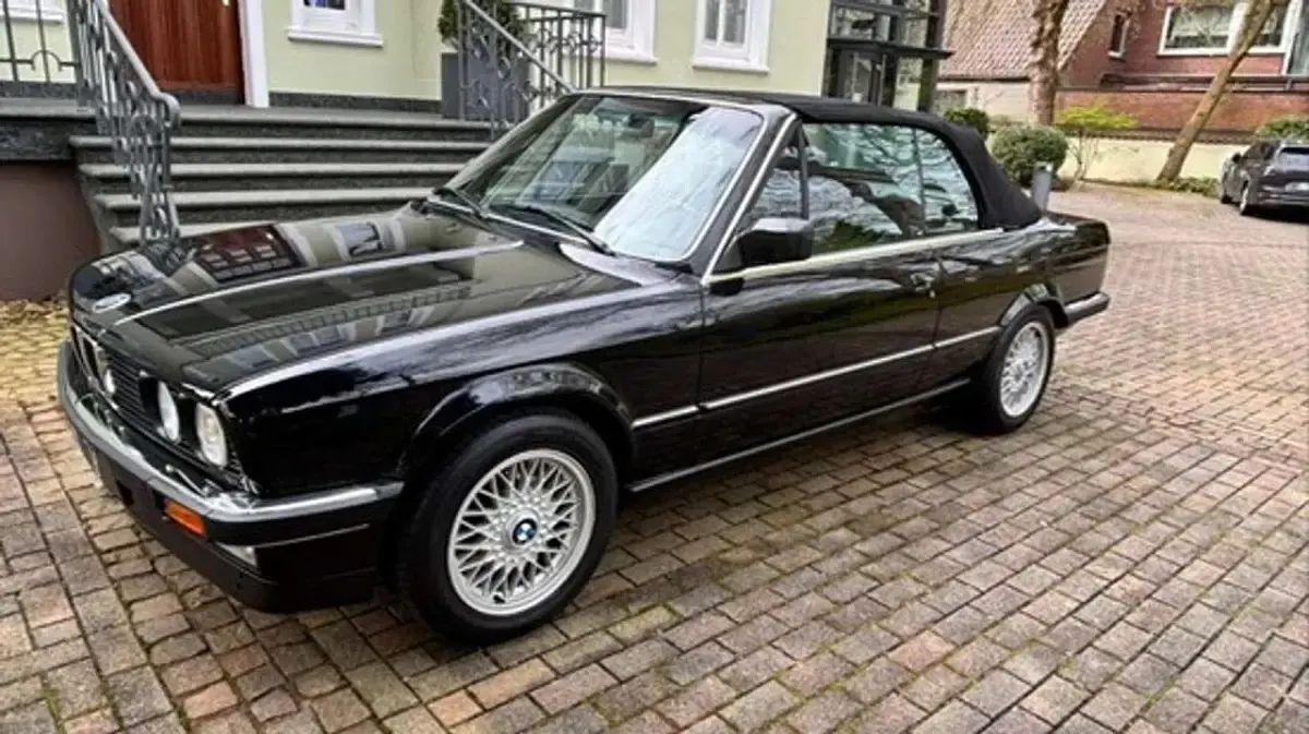 Gebraucht BMW 320 Cabriolet M Sport 129 PS (94 kW) 1988 Schwarz Cabrio