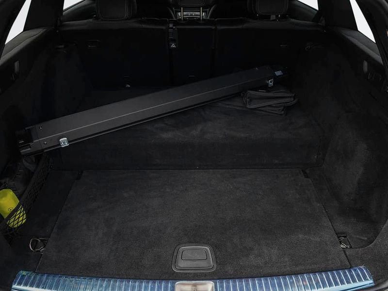 Gebraucht Mercedes E300 Avantgarde 211 PS (155 kW) 2022 Schwarz Limousine