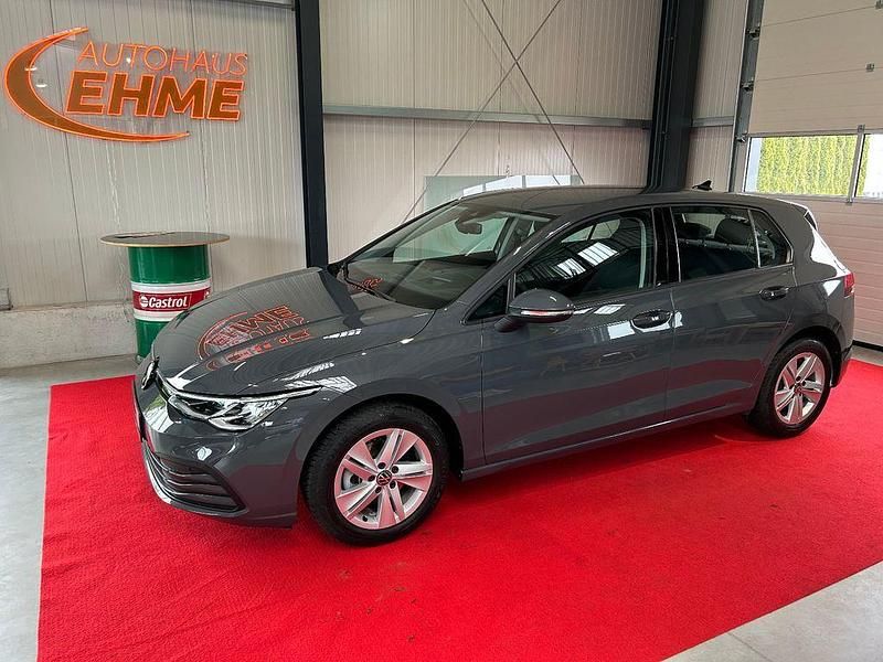 Gebraucht VW Golf Life 131 PS (96 kW) 2022 Grau SUV