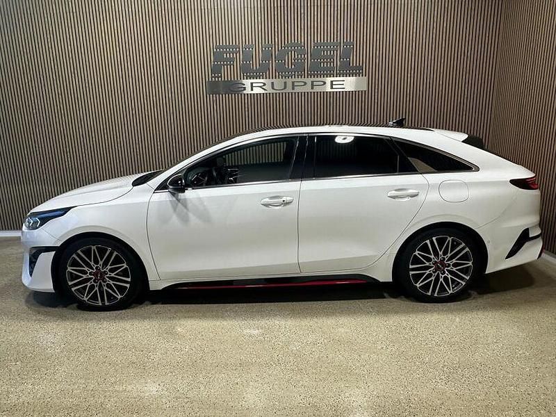 Gebraucht Kia ProCeed GT 204 PS (150 kW) 2023 Deluxeweiss met. Kombi