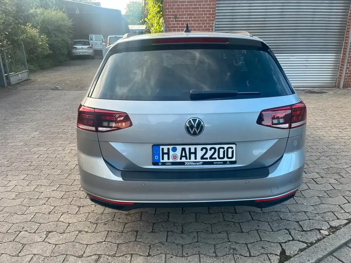 Gebraucht VW Passat Business 150 PS (110 kW) 2024 Kombi