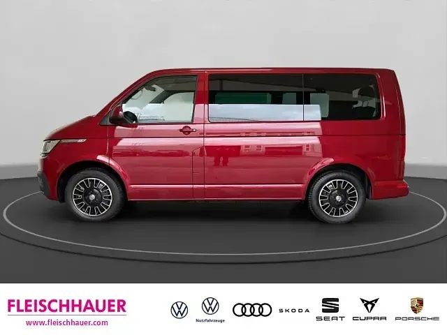 Gebraucht VW Multivan Comfortline 204 PS (150 kW) 2022 Rot Van / Kleinbus