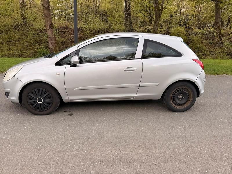 Gebraucht Opel Corsa 80 PS (58 kW) 2008 Silber Kleinwagen