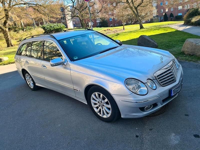 Silber Gebraucht 2008 Mercedes E220 Elegance Kombi | 2.200 € (Guter Preis) - Bild 1/4