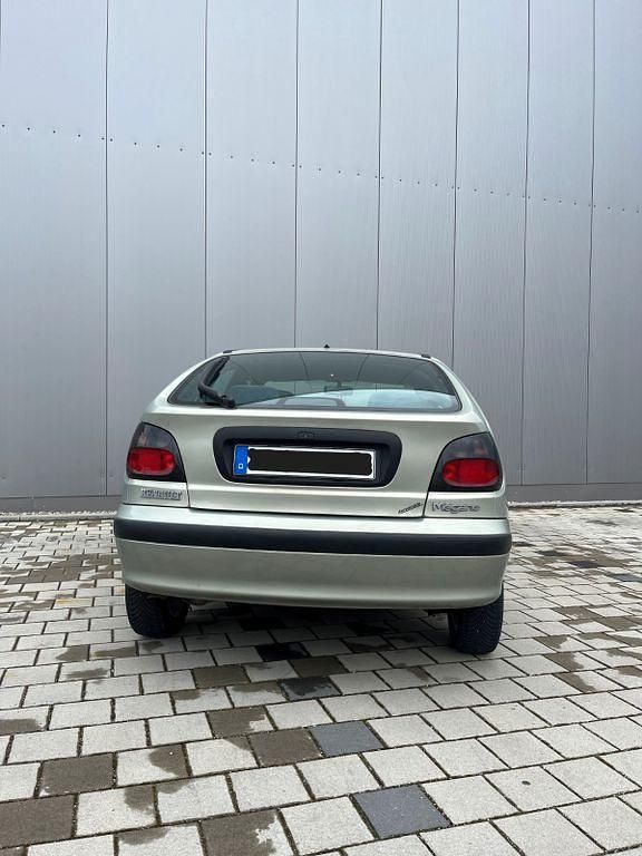 Gebraucht Renault Mégane 90 PS (66 kW) 1998 Grün Limousine
