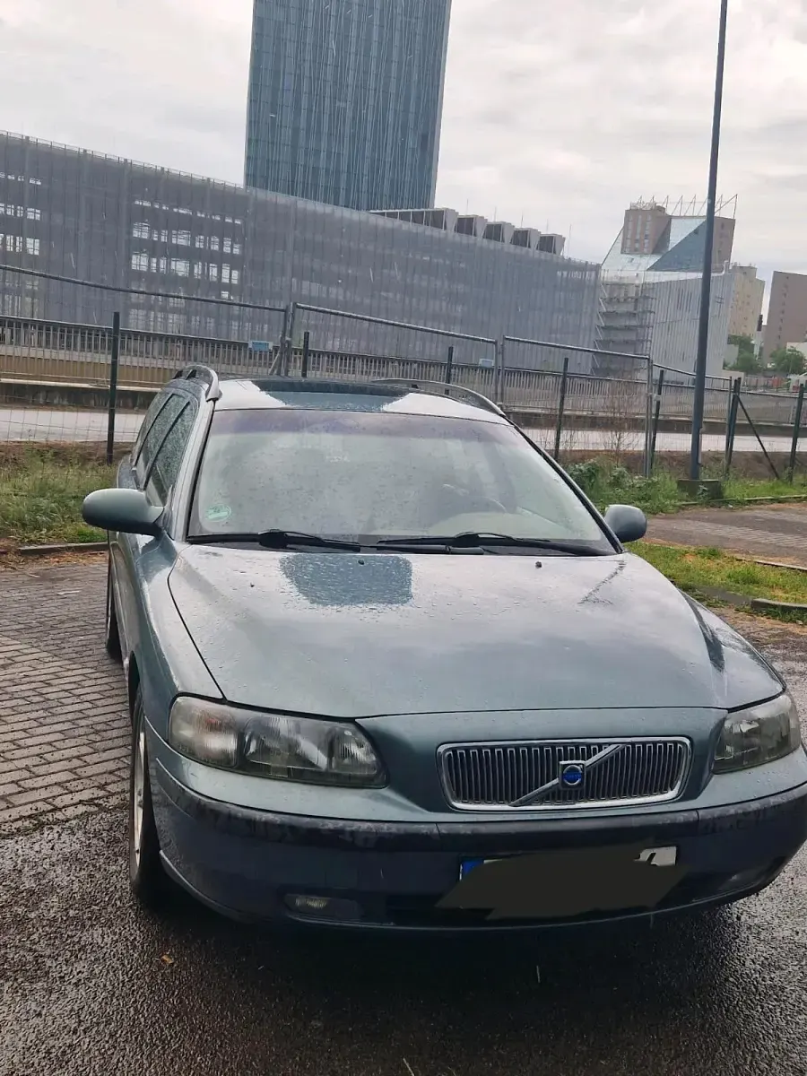 Używany Volvo V70 178 KM (130 kW) 2001 Niebieski Kombi
