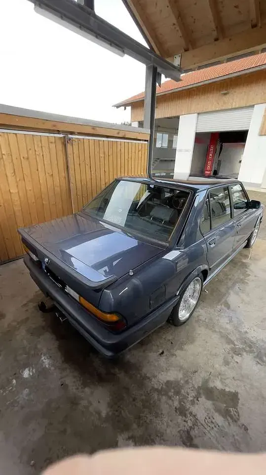 Gebraucht BMW M535 M Sport 218 PS (160 kW) 1986 Blau Limousine