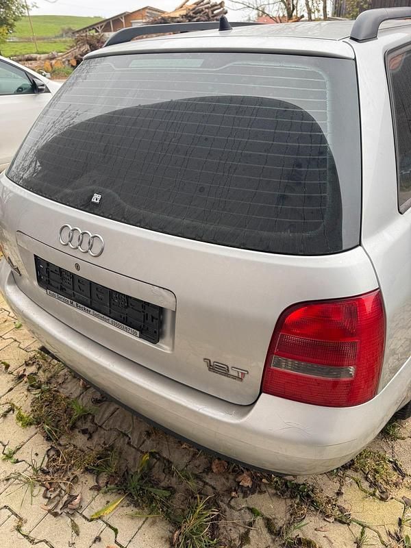 Używany Audi A4 150 KM (110 kW) 2001 Srebrny Kombi