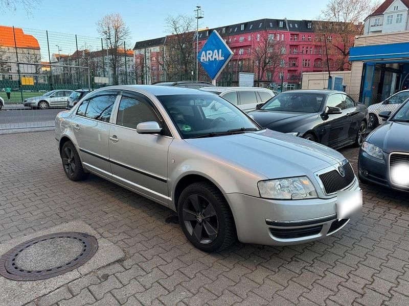 Gebraucht Skoda Superb Elegance 150 PS (110 kW) 2002 Silber Limousine