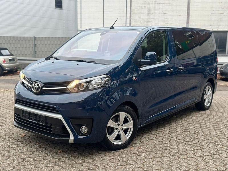 Martinique blue Gebraucht 2017 Toyota Proace Verso Comfort Kombi | 23.999 € (Superpreis) - Bild 1/4