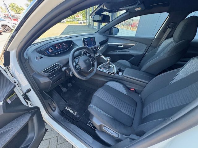 Gebraucht Peugeot 3008 Active 131 PS (96 kW) 2023 Weiß SUV