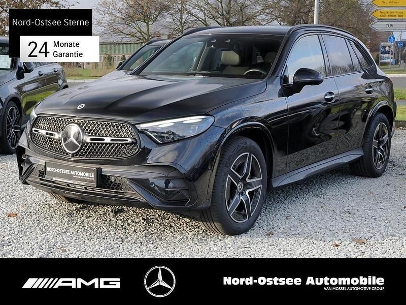 Metalliclack obsidianschwarz Gebraucht 2025 Mercedes GLC220 AMG SUV | 55.290 € (Guter Preis) - Bild 1/4