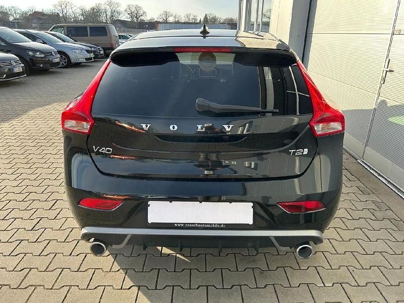 Gebraucht Volvo V40 R-Design 122 PS (89 kW) 2018 Schwarz Kombi