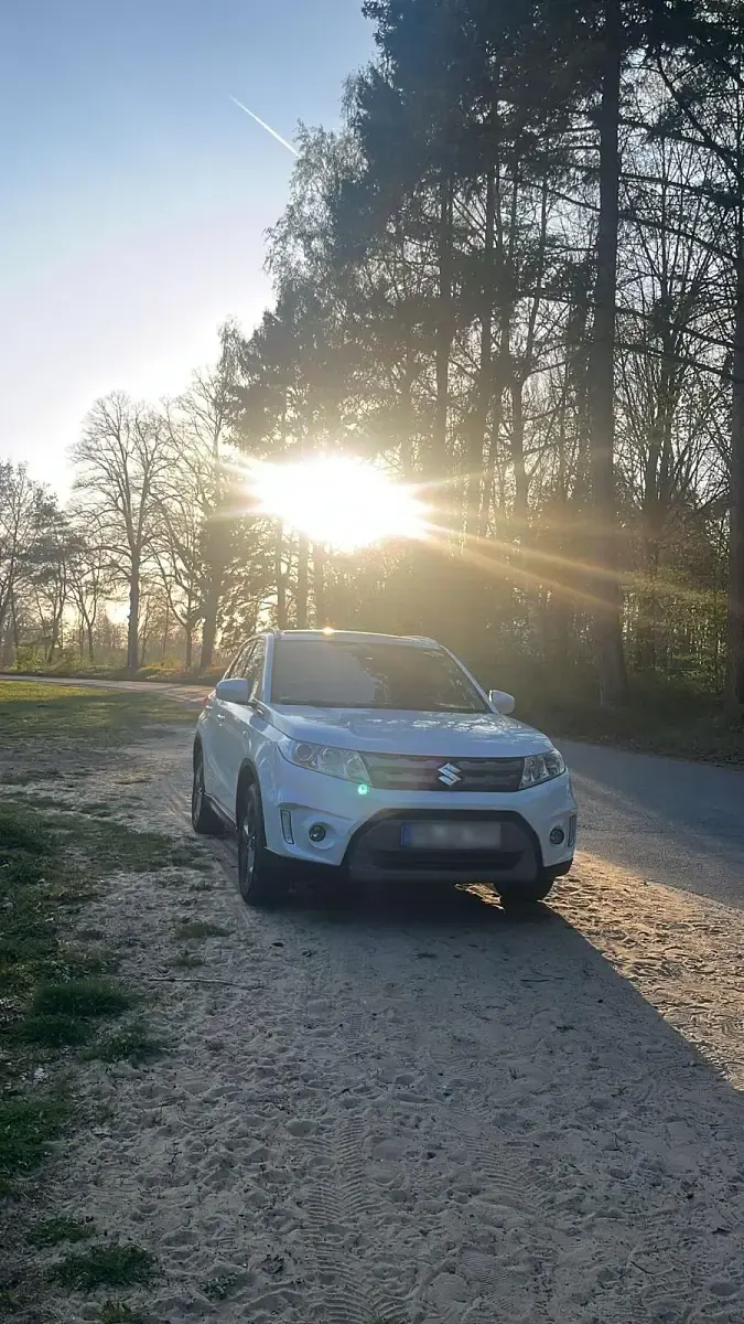 Gebraucht Suzuki Vitara 120 PS (88 kW) 2017 Weiß SUV