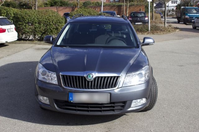 Gebraucht Skoda Octavia Elegance 140 PS (102 kW) 2009 Grau metallic Kombi