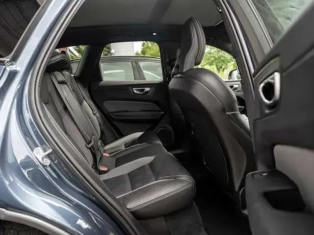 Gebraucht Volvo XC60 145 PS (106 kW) 2023 SUV
