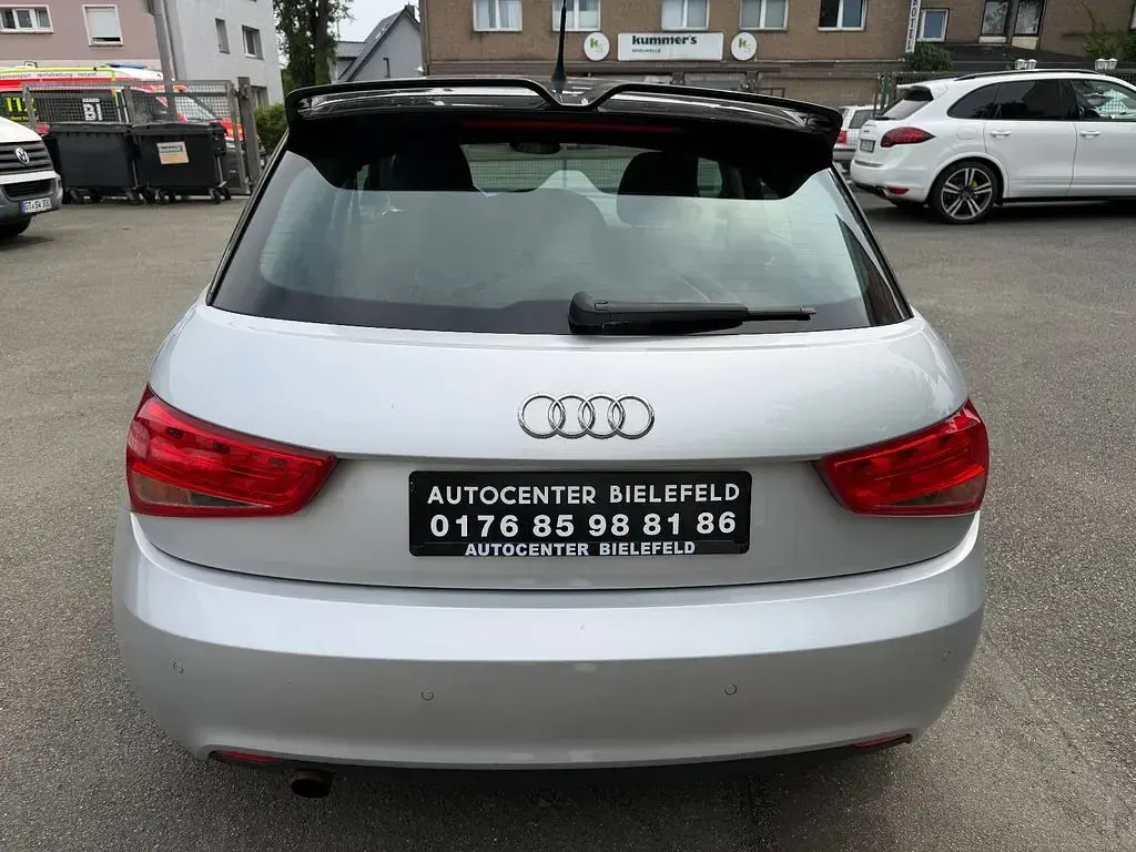 Gebraucht Audi A1 Sportback Attraction 86 PS (63 kW) 2013 Silber Kleinwagen