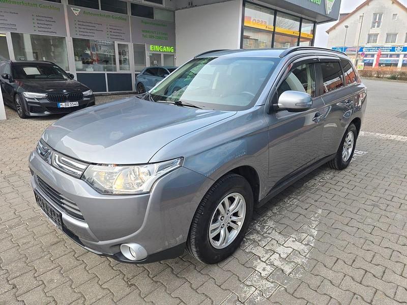 Gebraucht Mitsubishi Outlander Invite 150 PS (110 kW) 2013 Grau SUV