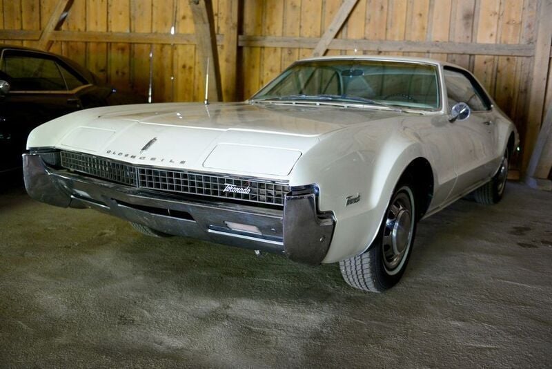 Weiß Gebraucht 1967 Oldsmobile Toronado Coupé | 19.999 € - Bild 1/3