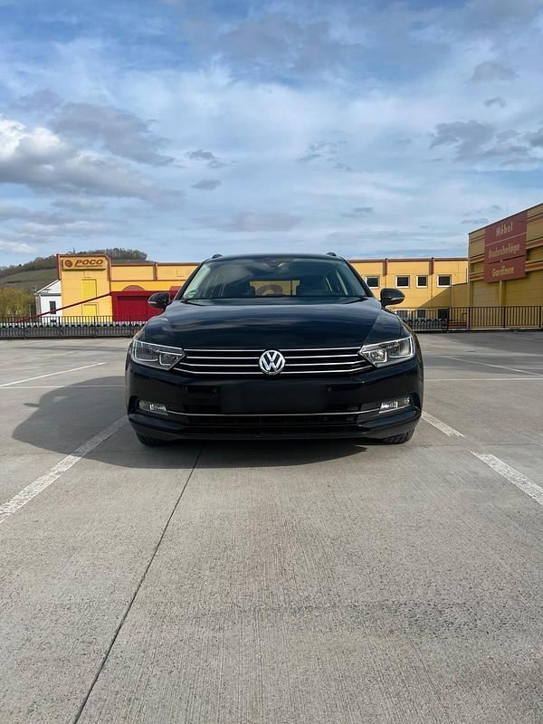 Gebraucht VW Passat 150 PS (110 kW) 2018 Schwarz Kombi