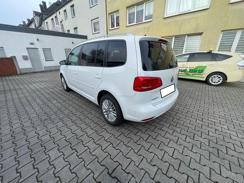 Gebraucht VW Touran Cup 150 PS (110 kW) 2014 Weiß Van / Kleinbus