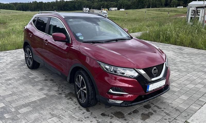 Rot Gebraucht 2021 Nissan Qashqai Zama SUV | 21.100 € (Guter Preis) - Bild 1/4