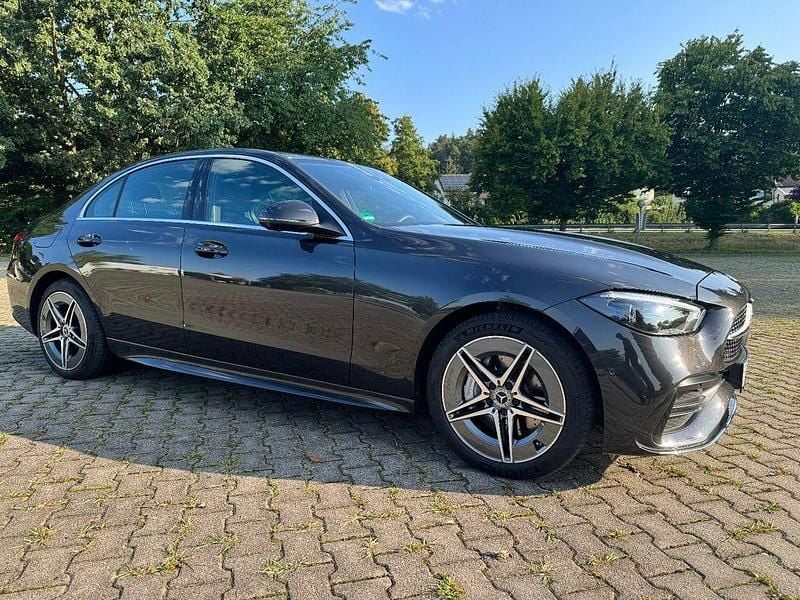Grau Gebraucht 2023 Mercedes C300e AMG line Limousine | 42.900 € (Superpreis) - Bild 1/4