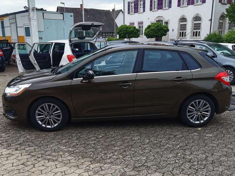 Lackierung hickory braun/metal Gebraucht 2011 Citroën C4 Business Class Kleinwagen | 3.690 € (Etwas zu teuer) - Bild 1/4