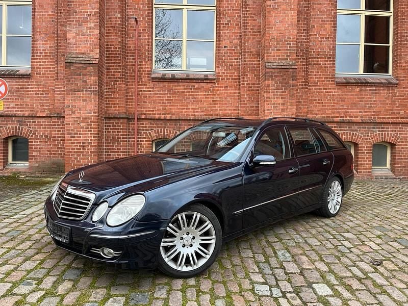 Blau Gebraucht 2008 Mercedes E280 Kombi | 3.990 € (Fairer Preis) - Bild 1/4