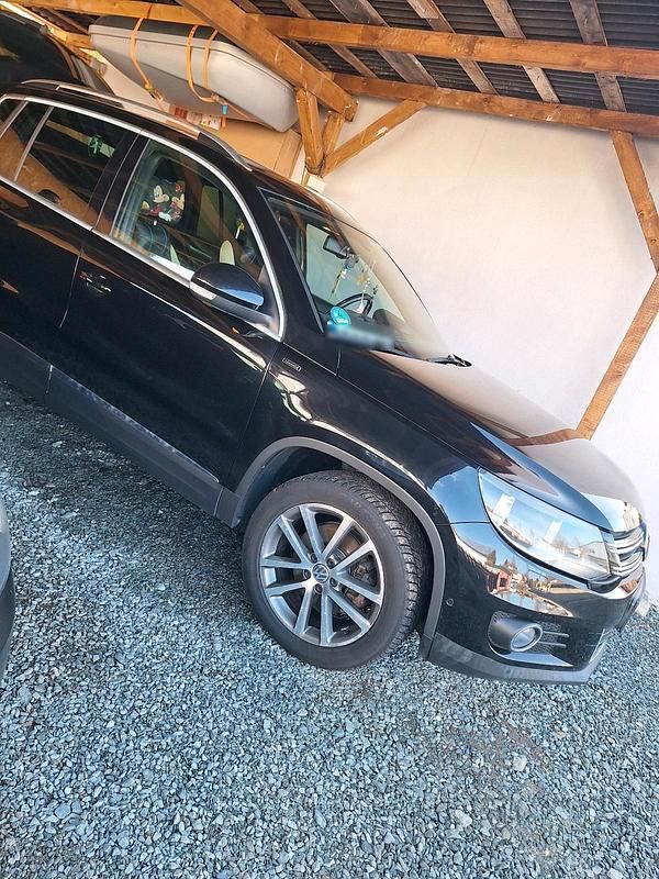 Gebraucht VW Tiguan 145 PS (106 kW) 2016 Schwarz SUV