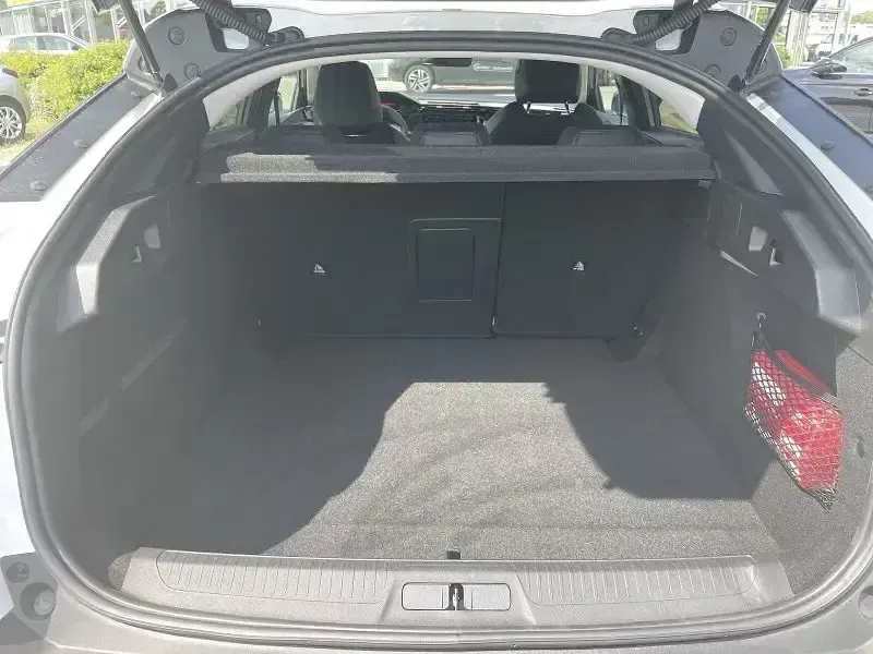 Gebraucht Peugeot 408 Allure 131 PS (96 kW) 2023 Weiß Limousine
